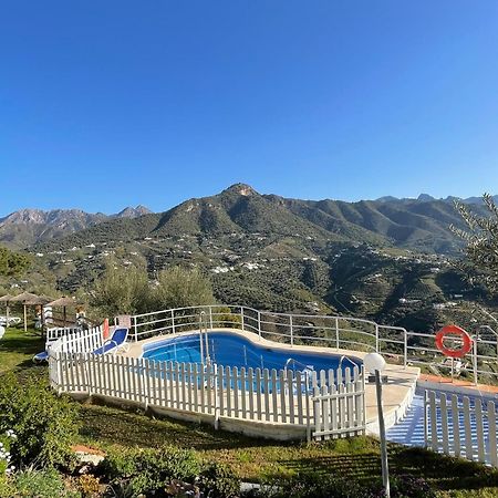 פריחיליאנה Hotel Rural Los Caracoles מראה חיצוני תמונה