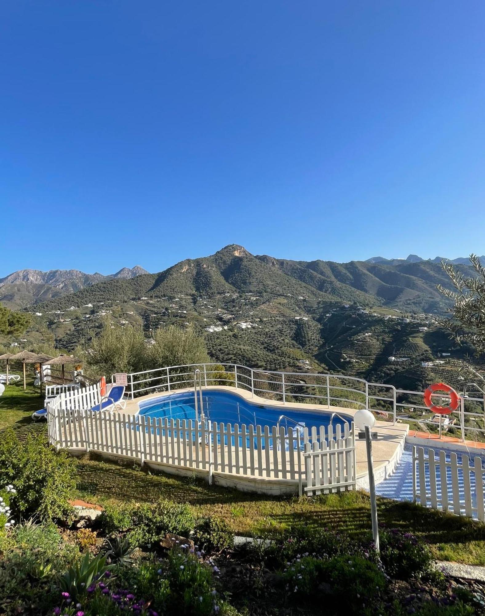 פריחיליאנה Hotel Rural Los Caracoles מראה חיצוני תמונה